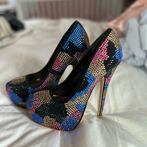 New platform heels size 6